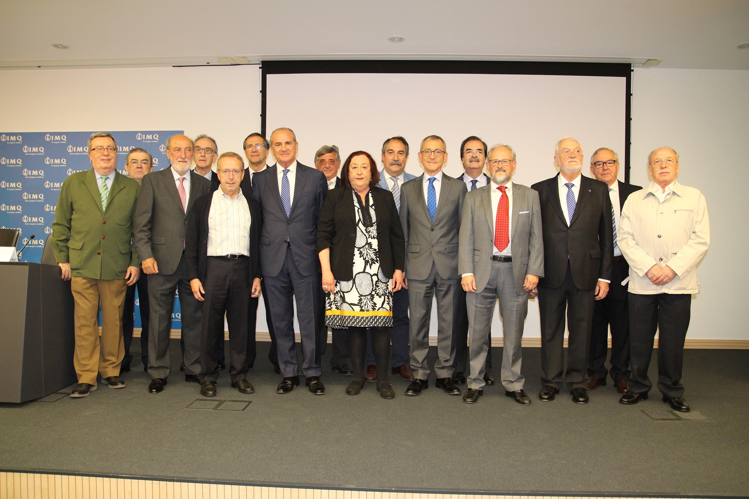 Homenaje de IMQ a los médicos jubilados en 2017